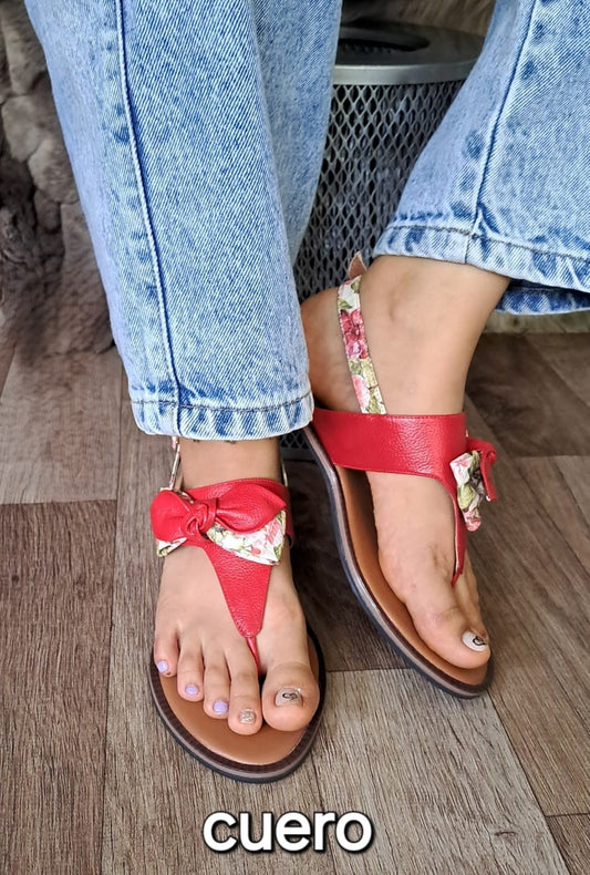 Sandalias de Cuero Rojas con Lazo Floral