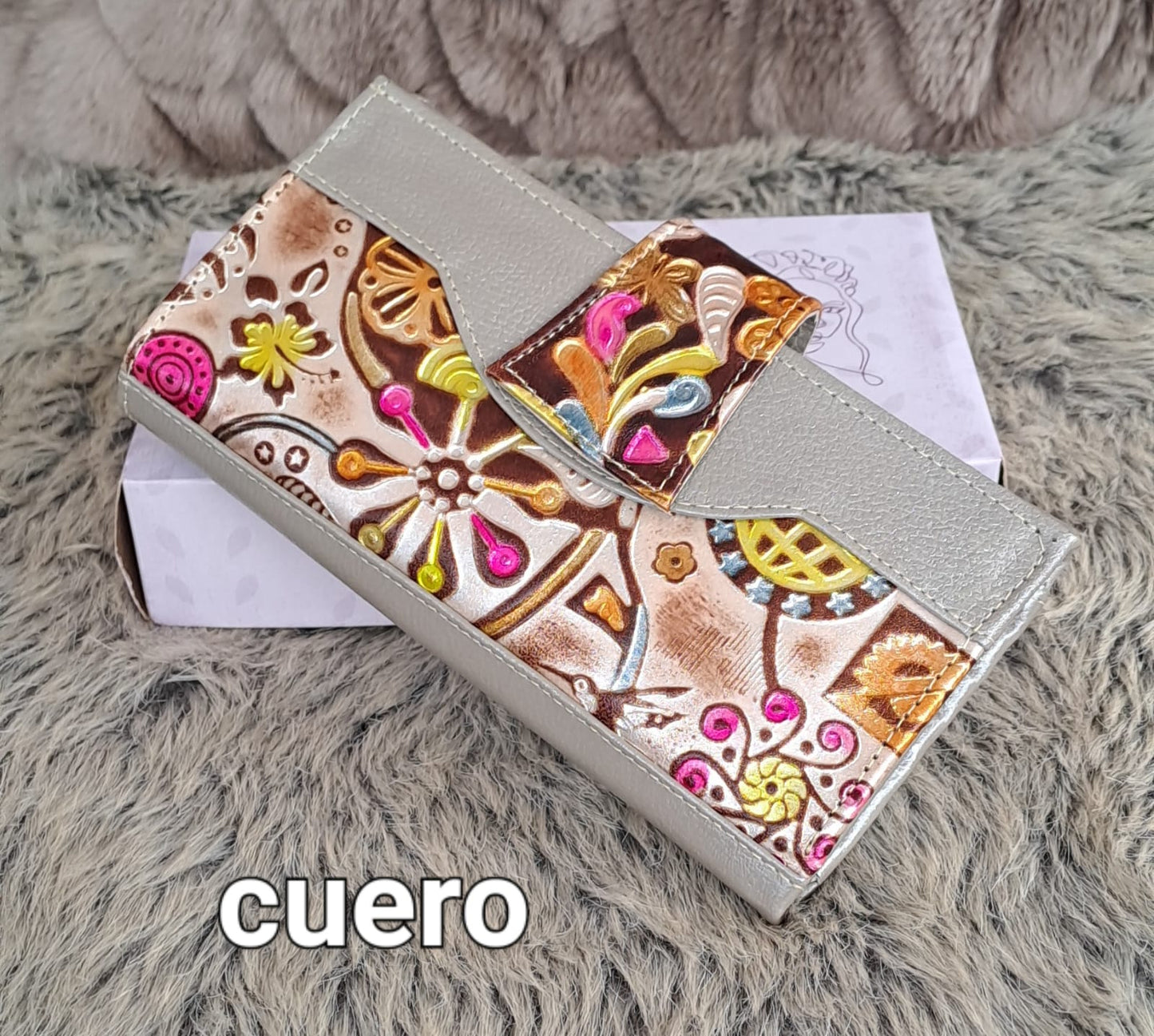 Billetera de cuero estampado para dama - Detalles florales