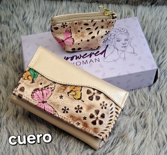 Billetera de cuero estampado para dama - Mariposas doradas y rosas