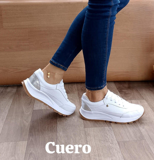 Tenis en Cuero - Blanco con Detalles Plateados