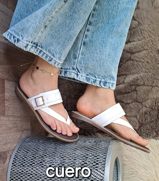 Sandalias de Cuero para Mujer con Hebilla en Color Blanco