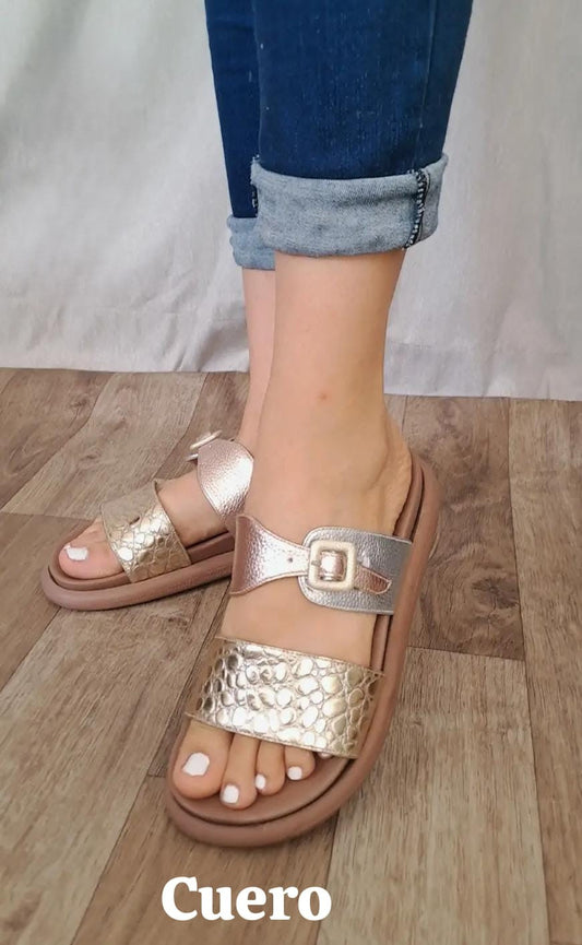 Sandalias de Cuero Doradas con Diseño Texturizado para Mujer